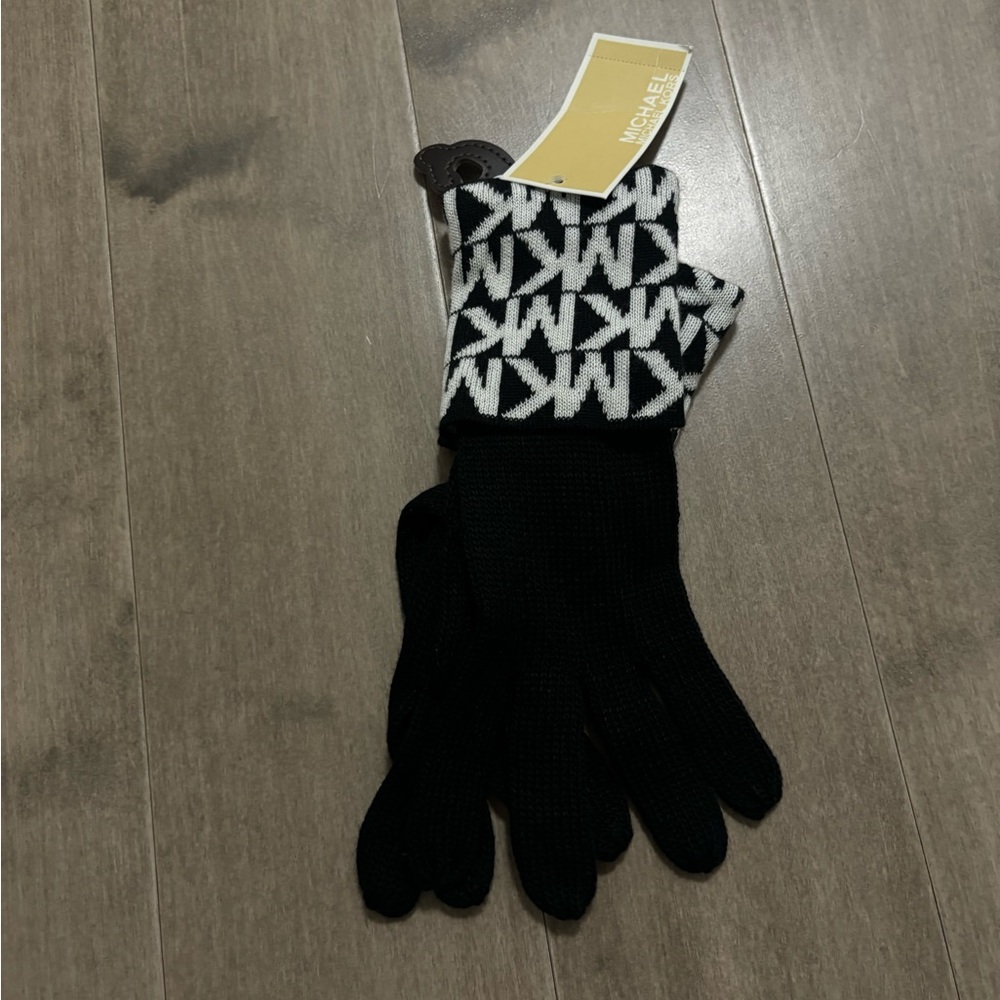 MK W gloves
